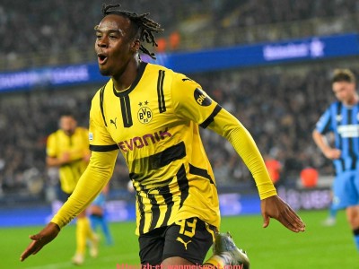 完美体育app-法甲进攻场面精彩片段解析及战术布局分析